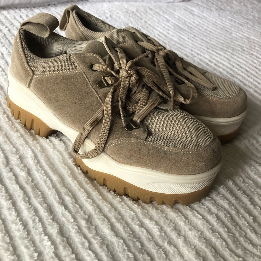 Platform Urban Outfitters, Italian size 6 sneaker